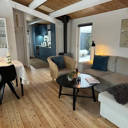 Cozy Little Near The אוטרופ