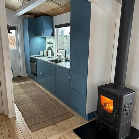 בית נופש Cozy Little Near The אוטרופ