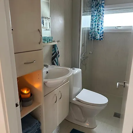 Cozy Little Near The בית נופש