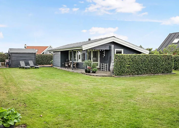 Cozy Little Near The Holiday home *