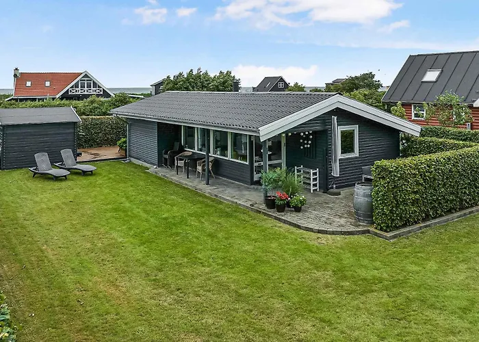 Cozy Little Near The Holiday home