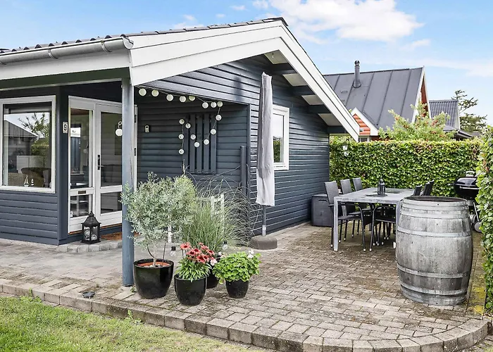 Cozy Little Near The Holiday home